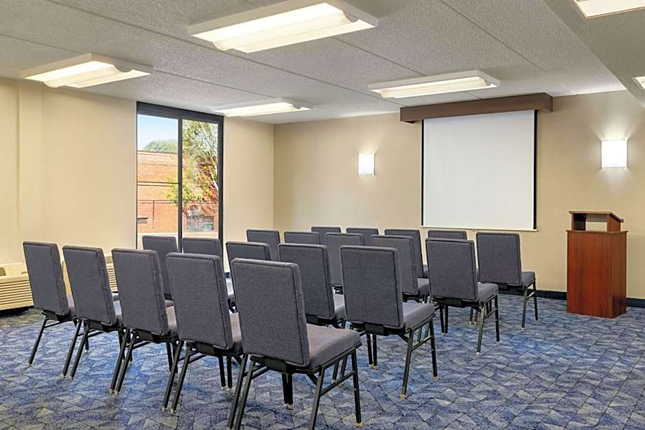 Courtyard by Marriott Atlanta Northlake