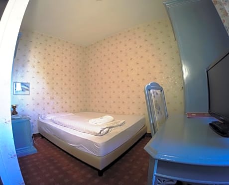 Standard Double Room - Annex