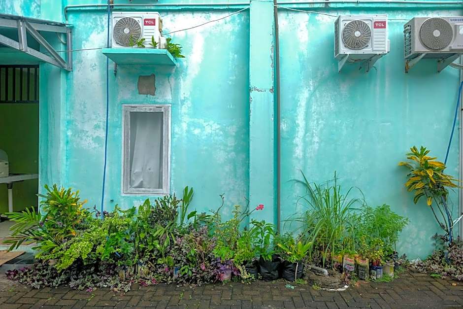 RedDoorz near Politeknik Manado