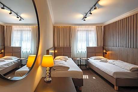 Twin Room with Private Bathroom