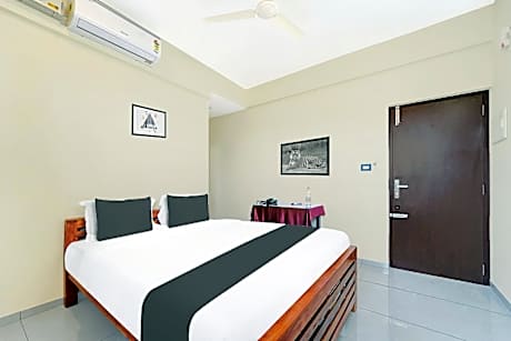 Super Townhouse Trivandrum Near Padmanabhaswamy Temple