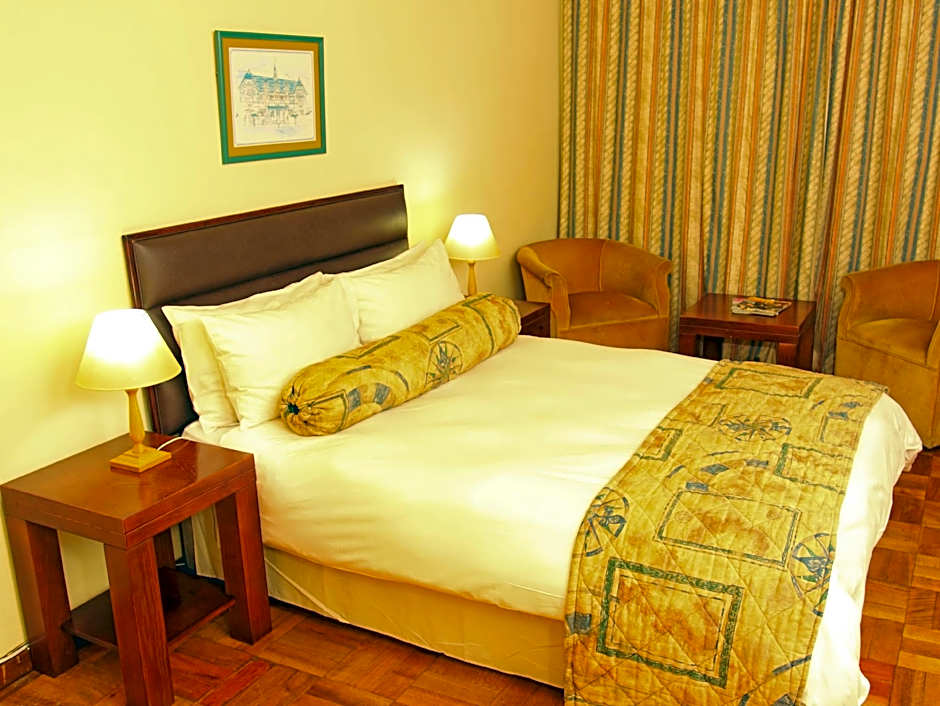 Photo 1 of 3 of Backpacker Room