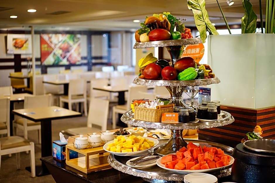 Cambridge Tainan Hotel