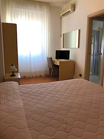 Economy Double or Twin Room with Interior Patio View