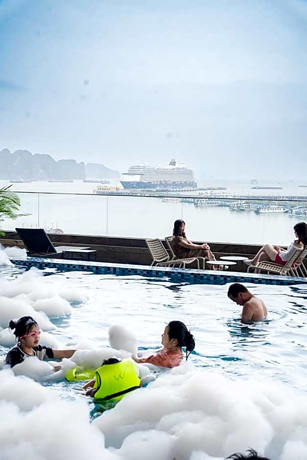 Wyndham Garden Legend Halong