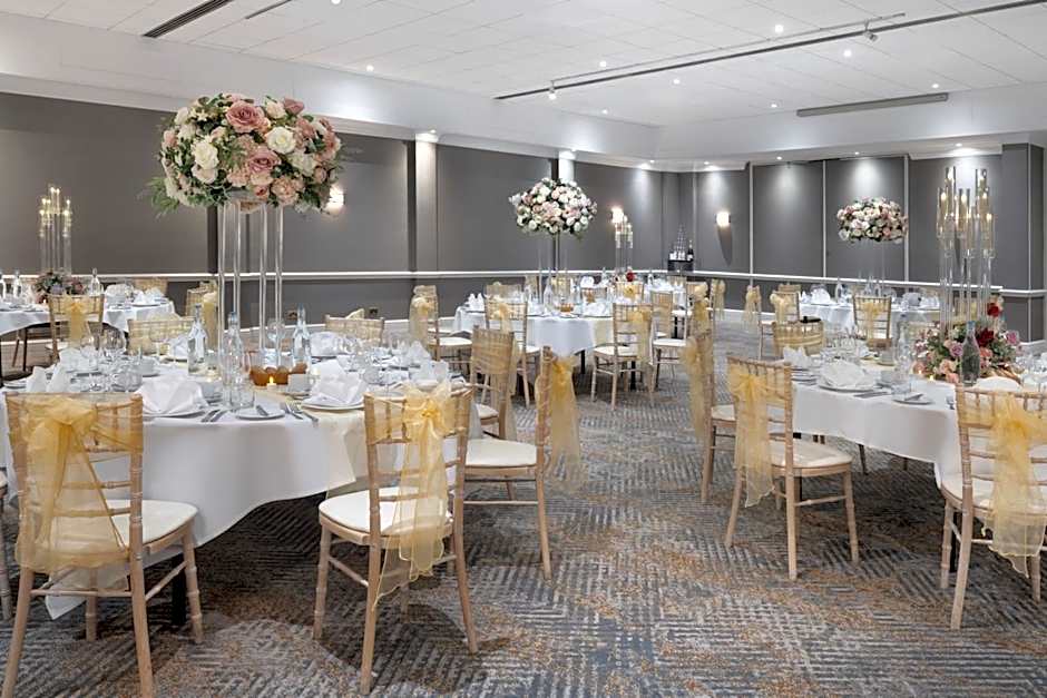 Delta Hotels by Marriott Heathrow Windsor