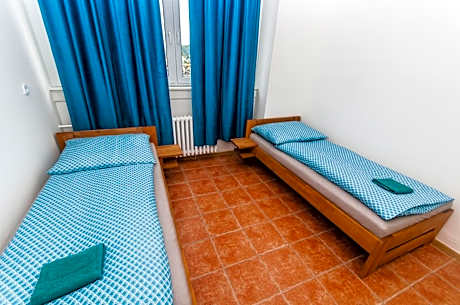 Twin Room with Private External Bathroom
