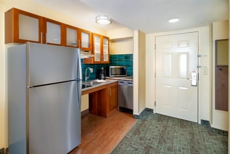 King Room with Roll-In Shower - Disability Access