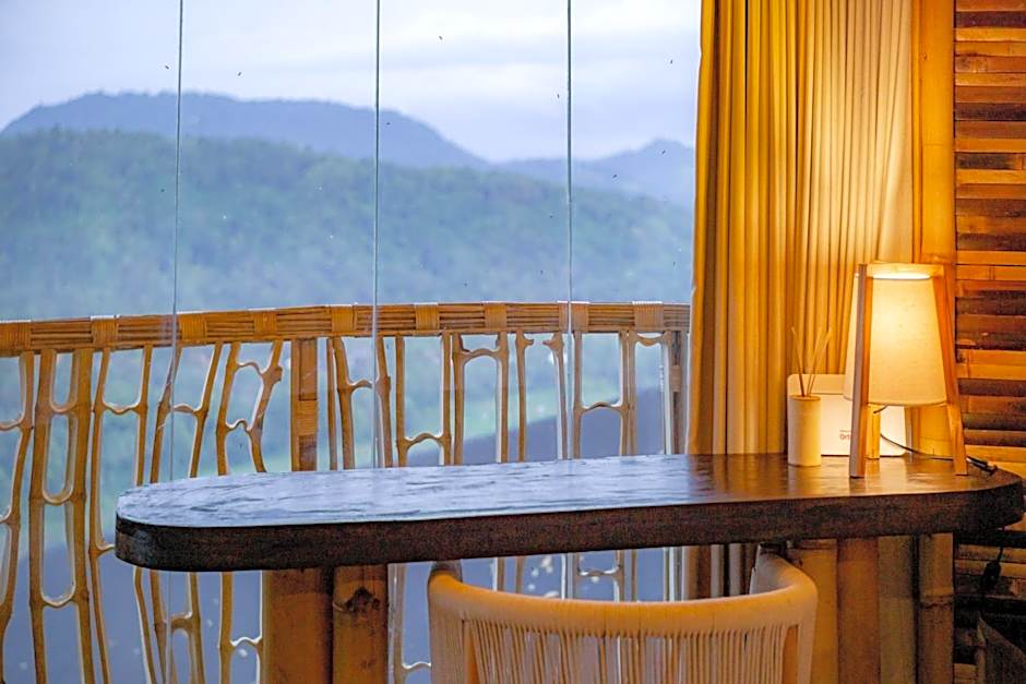 3 Bdr - Luxury Cliffside Bamboo Villa