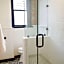 Speakeasy Queen Suite (Rm 7)