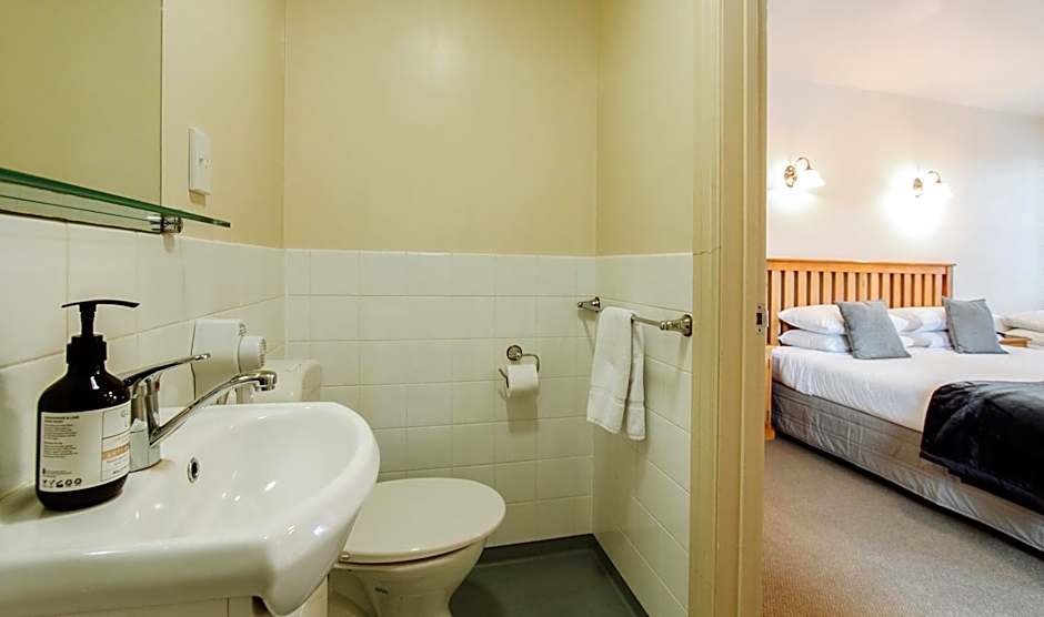 The Grand Hotel & Bar - Akaroa