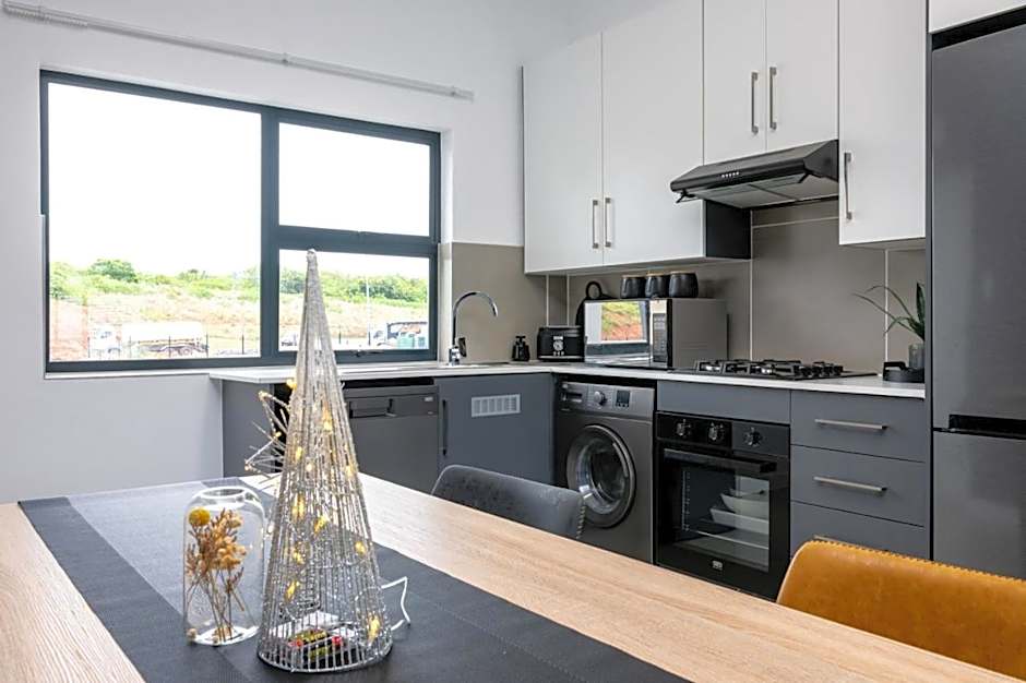 Upmarket Stunner in Ballito 360 with Inverter