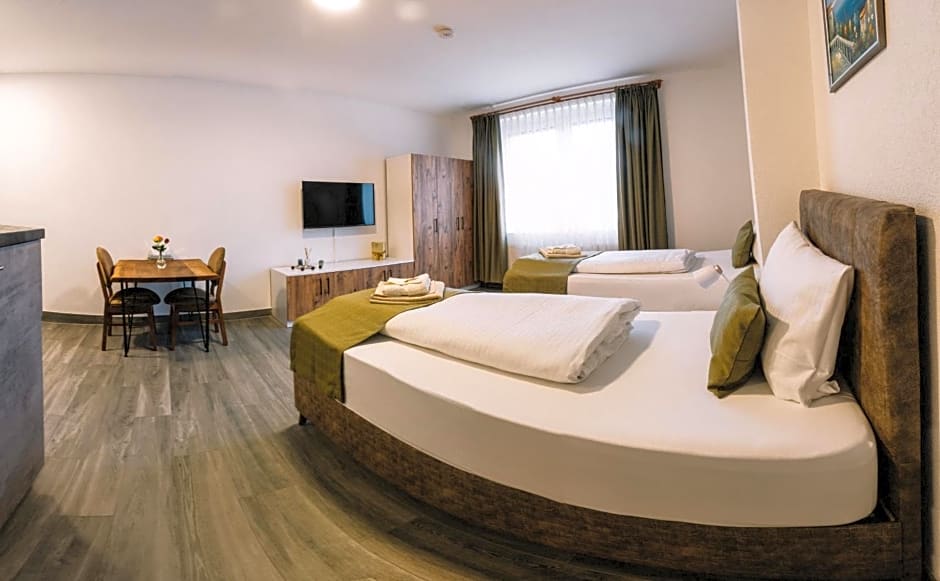 E&B Hotel