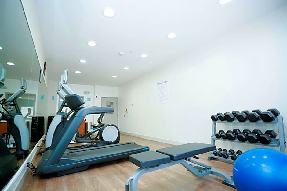 Holiday Inn Express Hotel & Suites Carlsbad By IHG