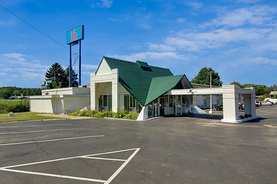 Motel 6-Geneva, OH