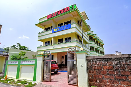 FabHotel Bollywood 2.0 - Nr. Padma Beach