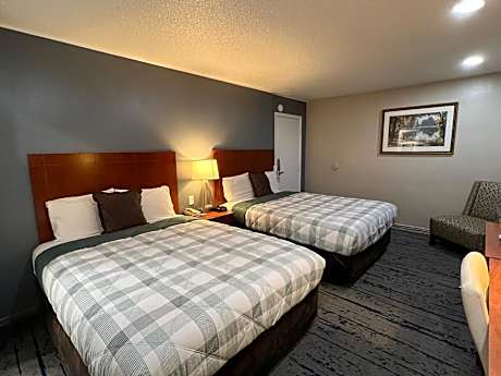 Queen Room with Two Queen Beds - Non-Smoking