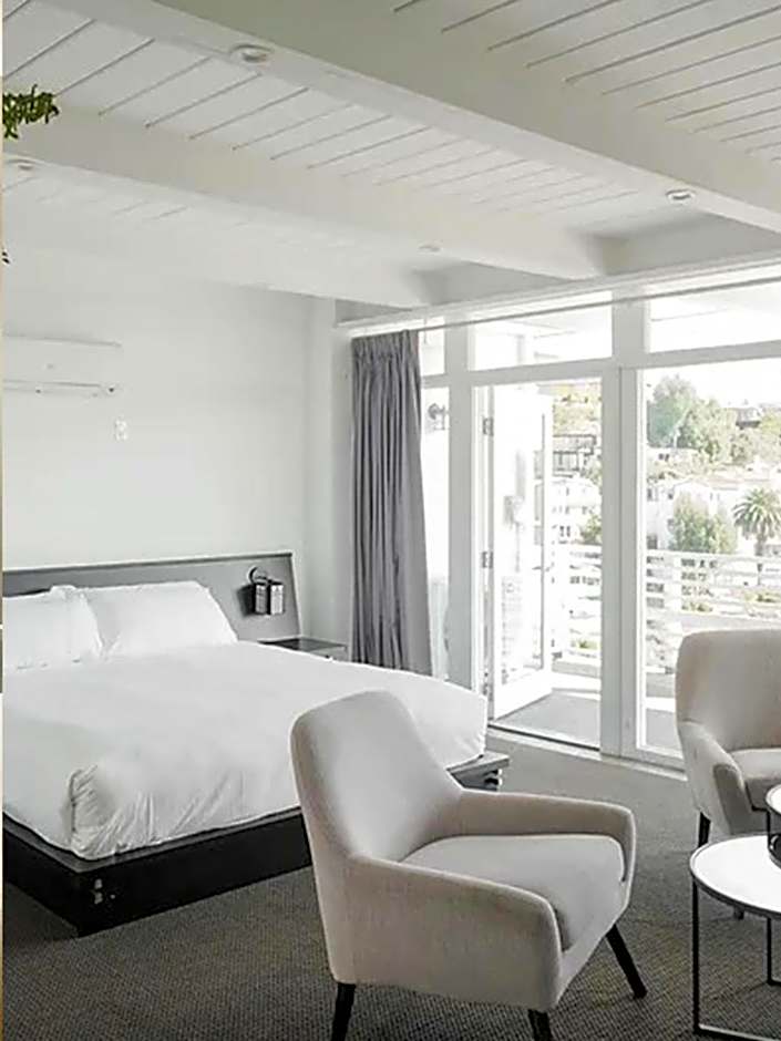 Hollywood Hills Hotel