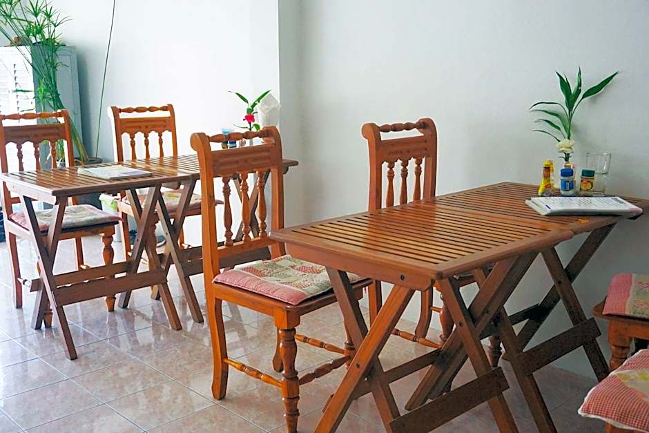 Pensiri House