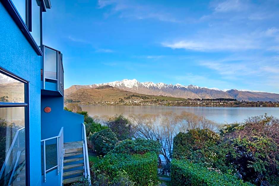 Spinnaker Bay Apartments
