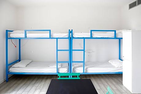 Bed in 8-Bed Mixed Dormitory Room