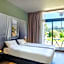B&B Hôtel Villeneuve Loubet Village