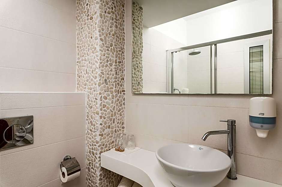 Hydrele Beach Hotel & Village