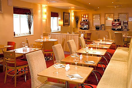 Premier Inn Heathrow Airport (M4/J4)