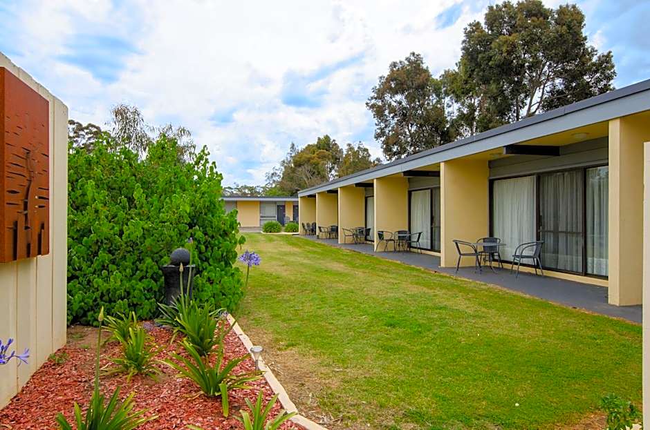William Macintosh Motor Lodge