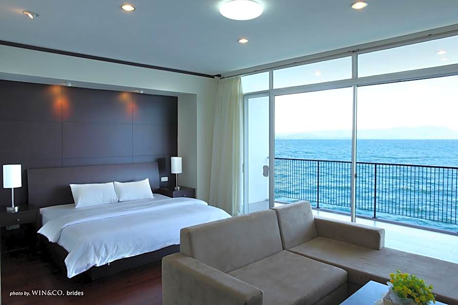 Tiara Bunga Hotel & Villa