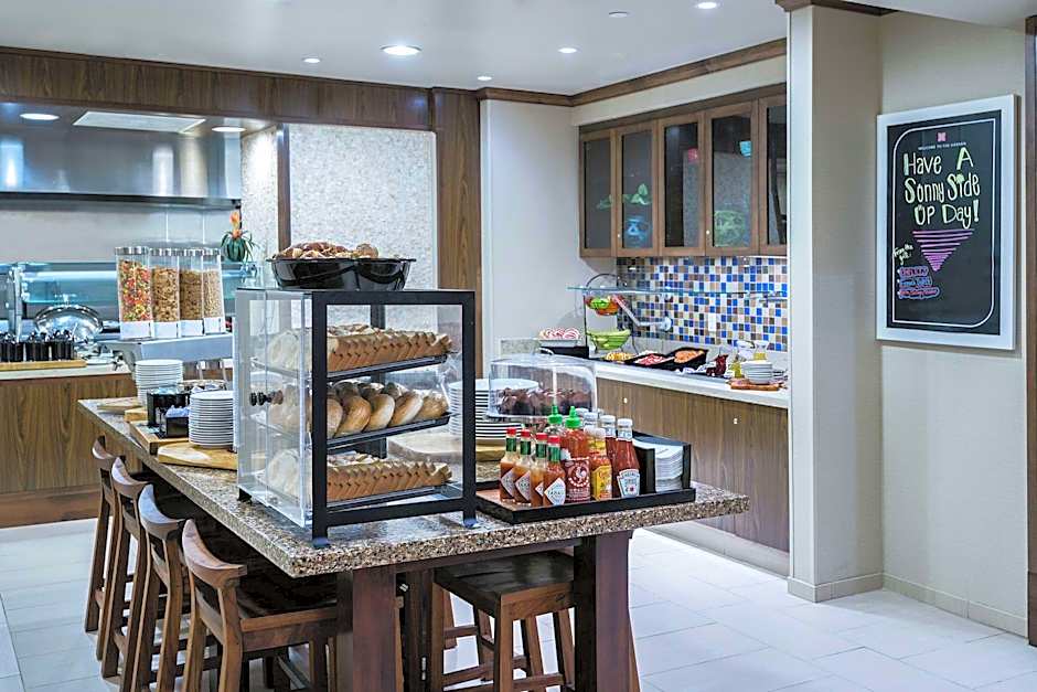 Hilton Garden Inn at the Rim