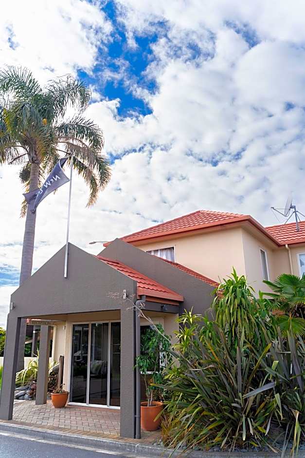 Pacific Coast Motor Lodge