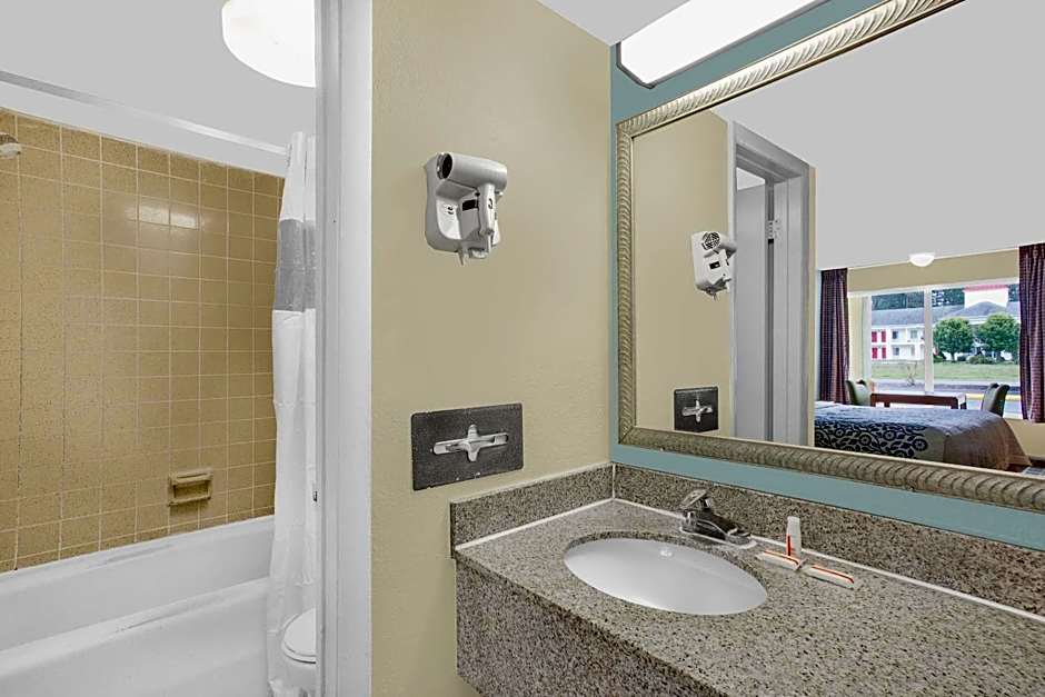 Days Inn by Wyndham Ruther Glen Kings Dominion Area