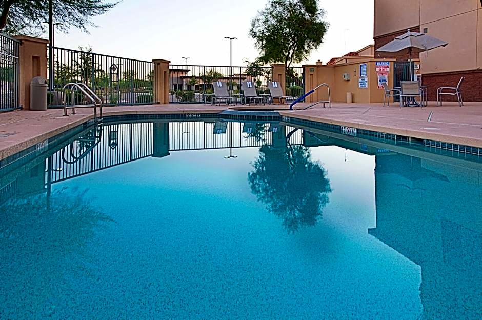 Holiday Inn & Suites Goodyear - West Phoenix Area By IHG