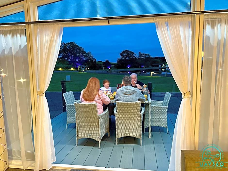 Arranview Lochside Pods & Lodges all with private Hot-tubs