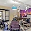 La Quinta Inn & Suites by Wyndham Maingate Fort Jackson