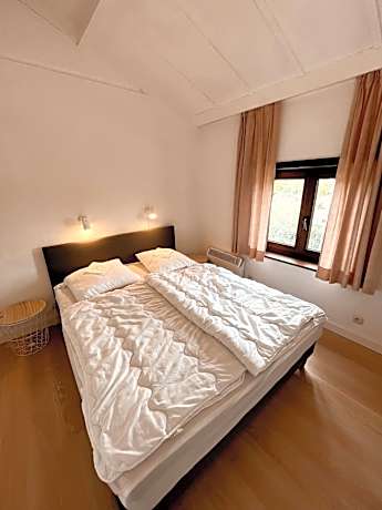 Apartment (2 Adults)