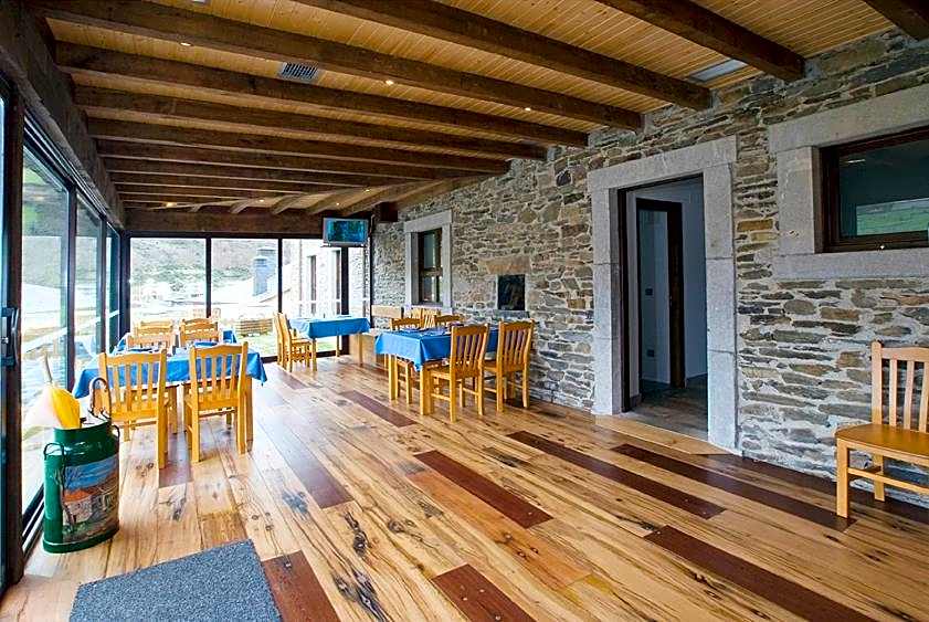 Hotel y apartamentos rurales L'Anceo