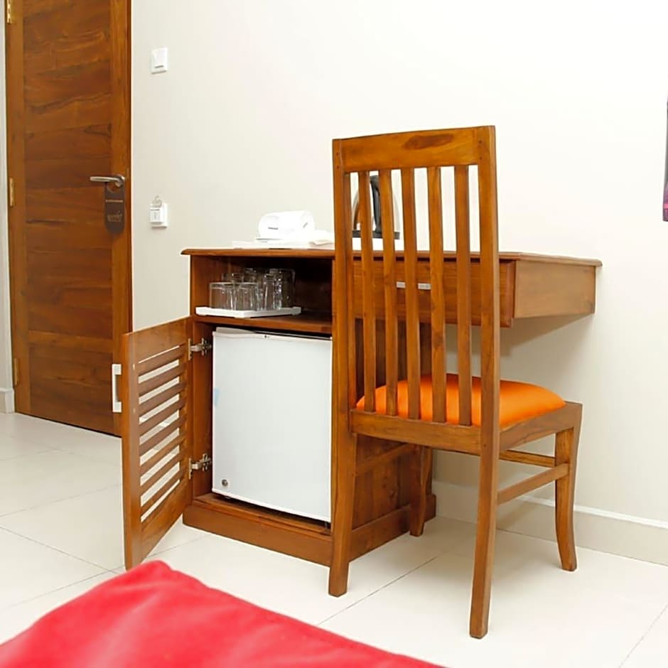 Port View City Hotel