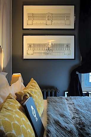 Comfort King Room - Non-Smoking