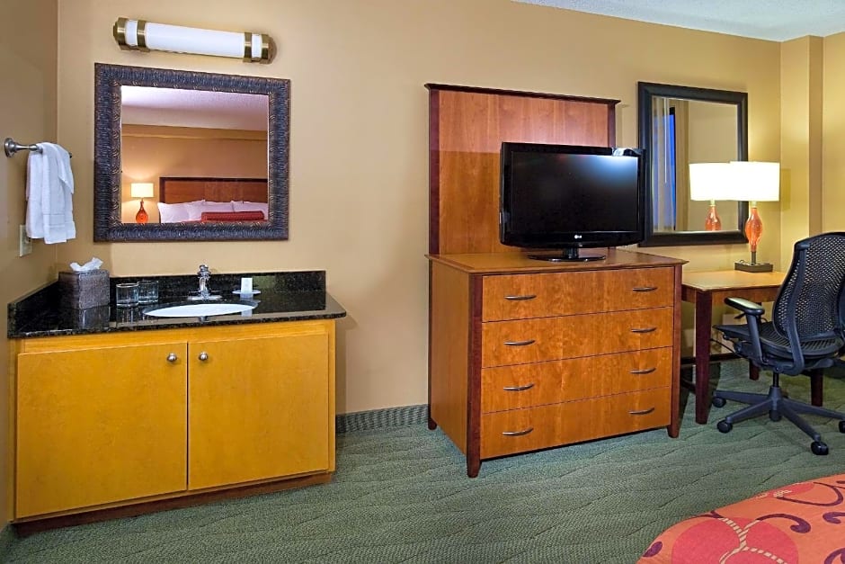 Embassy Suites By Hilton Hotel Kansas City-International Airport