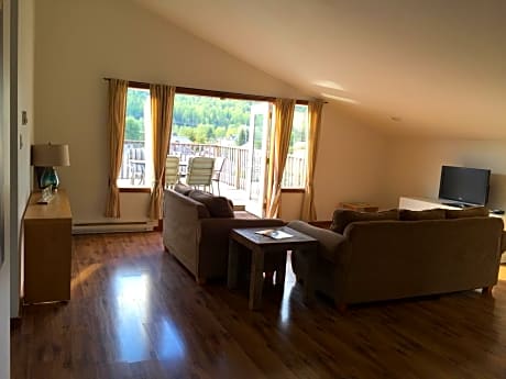 Three-Bedroom Apartment - No Pets Allowed