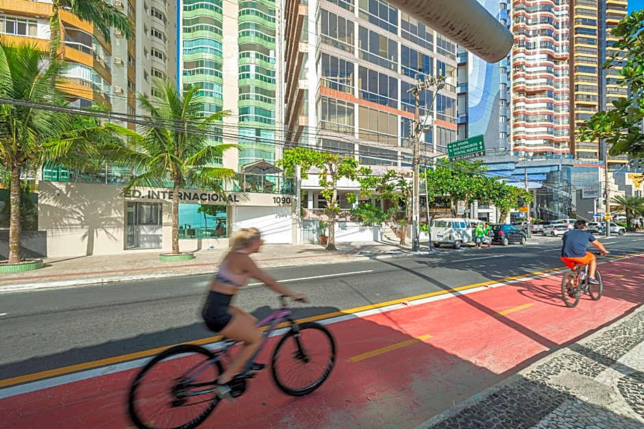 ITNC013 - Avenida Atlântica | Amplo apê com 3Q+3WC