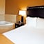 Holiday Inn Express Hotel & Suites Ennis By IHG