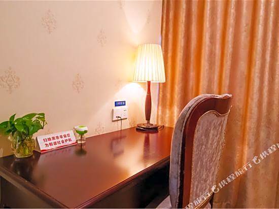 Super 8 Select Hotel