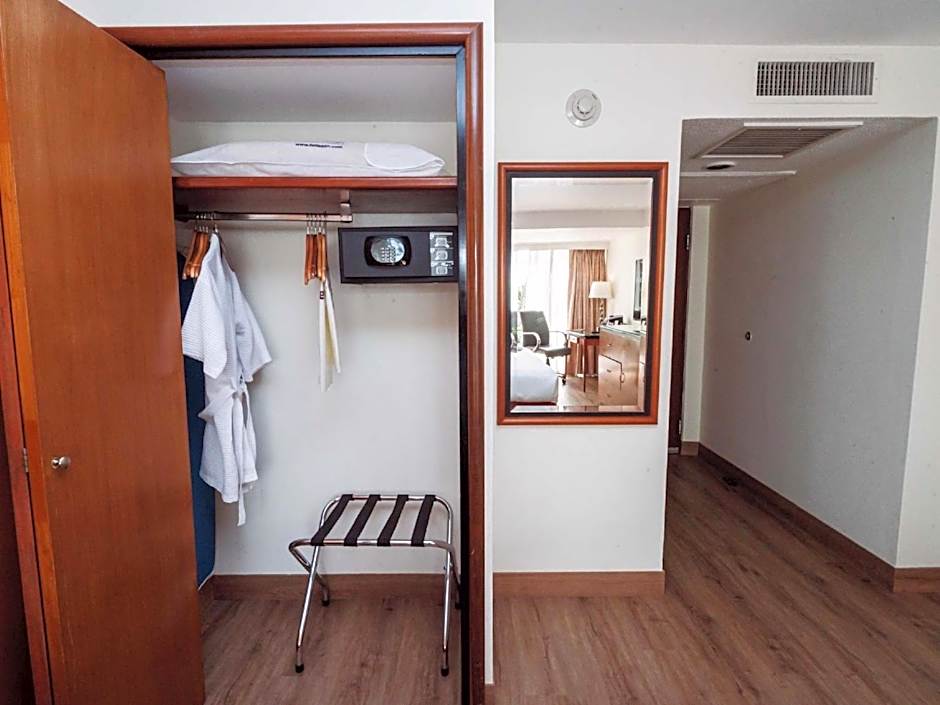 HS HOTSSON Hotel Tampico