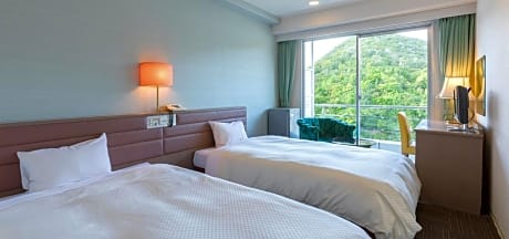 Twin Room with Mountain View