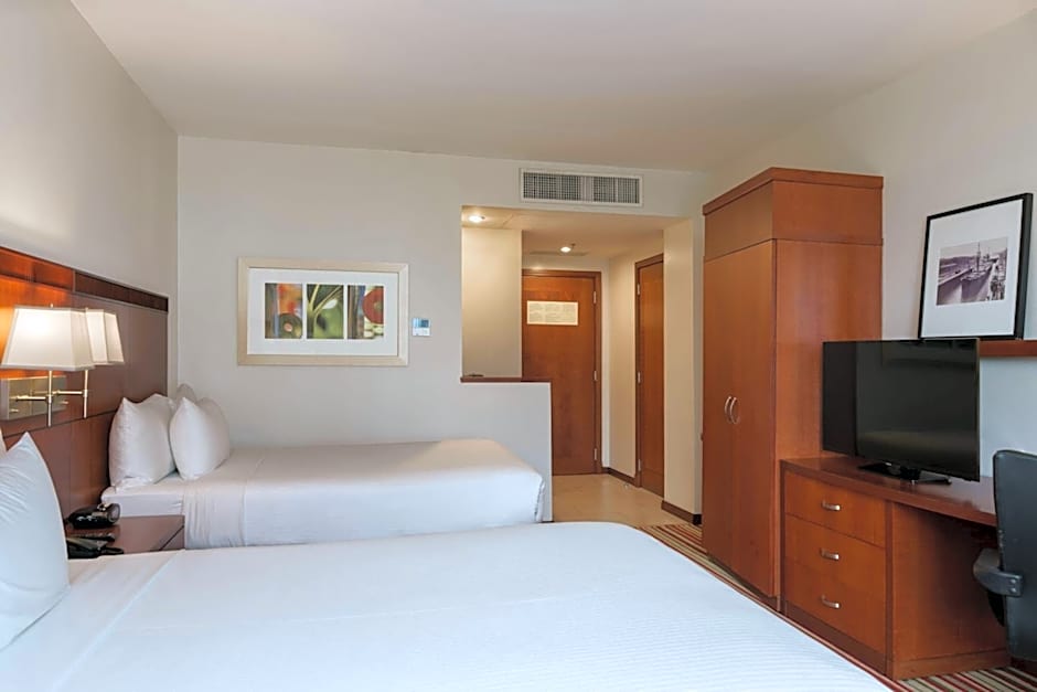 Courtyard by Marriott Panama Multiplaza Mall