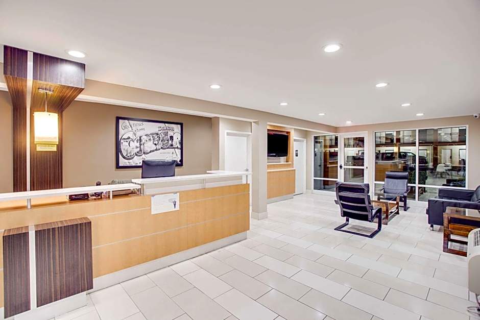 Super 8 by Wyndham Dalton