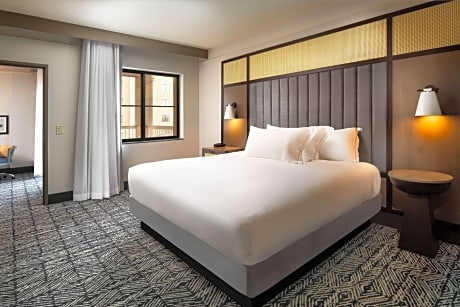 Corner King Suite